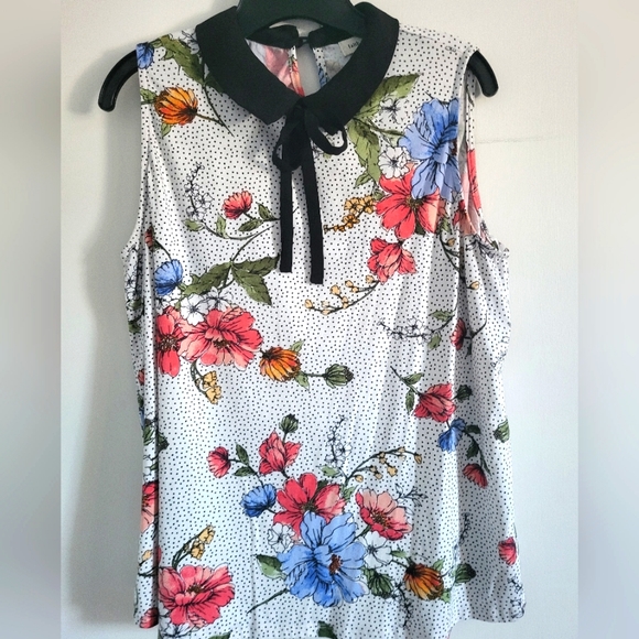 Faith and Joy Tops - Classic top with collar and bow